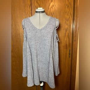 Luxe women’s Fall sweater - medium.